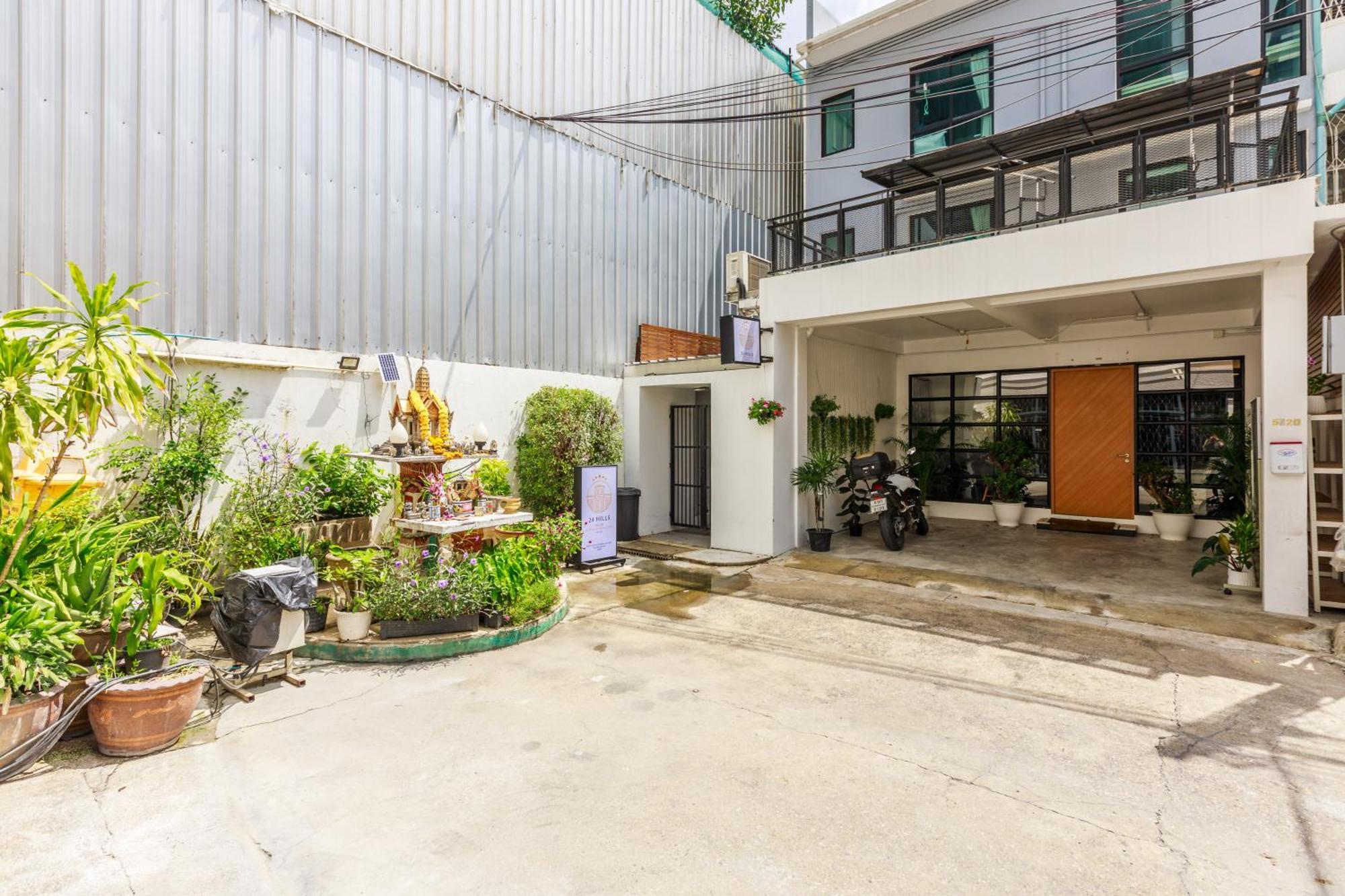 24 Hills Hotel バンコク都 エクステリア 写真